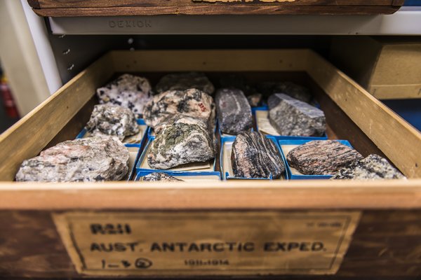 Mineralogy & Petrology Collection Area